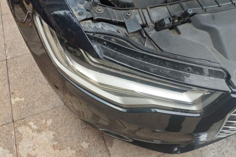 Used Audi A6L 2012 50 TFSI quattro Luxury Model Right Front Headlight