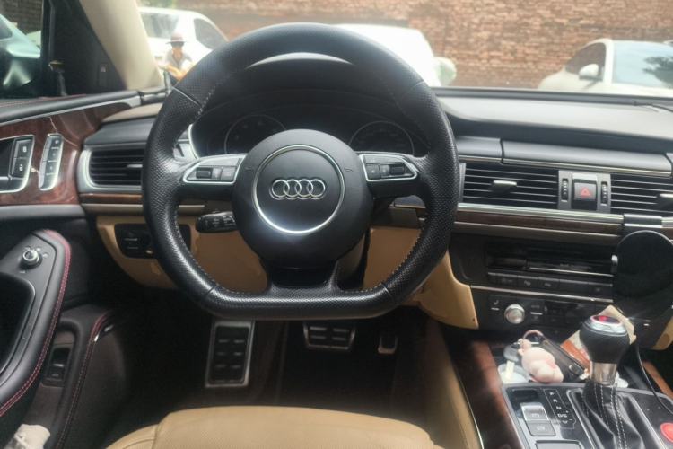 Used Audi A6L 2012 50 TFSI quattro Luxury Model Steering Wheel