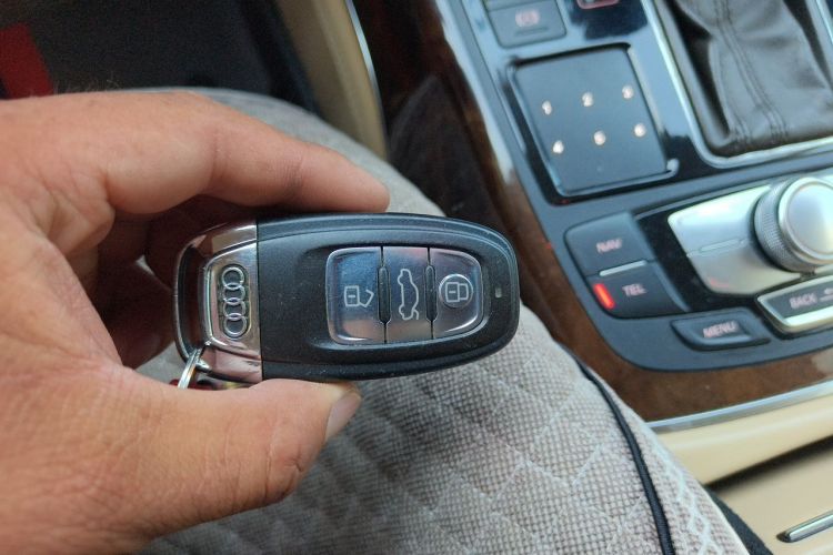 Used Audi A6L 2012 50 TFSI quattro Luxury Model Vehicle Key