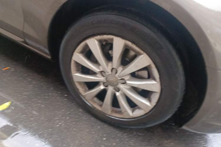 Used Audi A6L 2012 TFSI Standard Model Right Front Wheel Hub