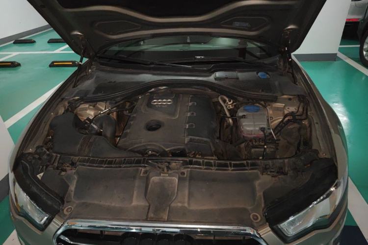 Used Audi A6L 2012 TFSI Standard Model Engine Bay