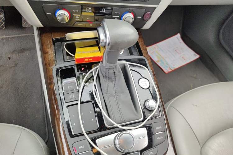 Used Audi A6L 2012 30 FSI Technology Edition Gear Lever