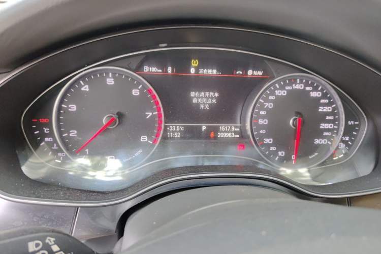 Used Audi A6L 2012 TFSI Standard Model Odometer Close Up