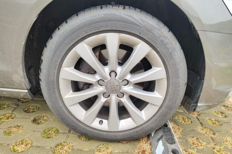 Used Audi A6L 2012 30 FSI Technology Edition Right Front Wheel Hub