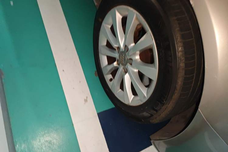Used Audi A6L 2012 TFSI Standard Model Right Front Wheel Hub