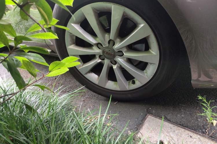 Used Audi A6L 2012 30 FSI Technology Edition Right Front Wheel Hub