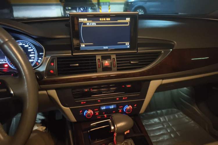 Used Audi A6L 2012 30 FSI Luxury Model Audio And AC Panel