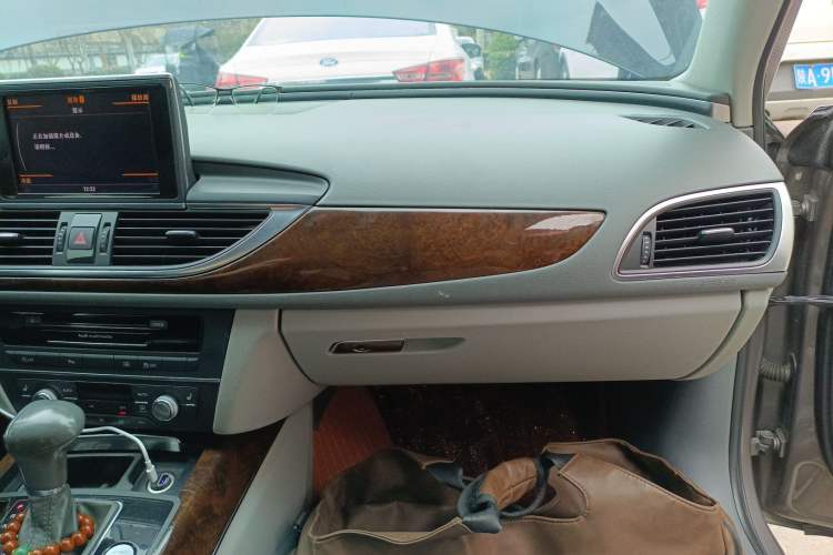 Used Audi A6L 2012 30 FSI Technology Edition Audio And AC Panel