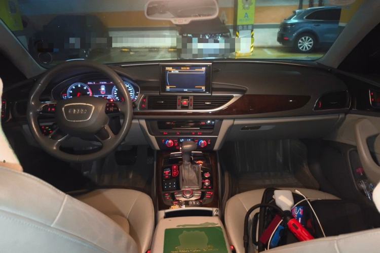 Used Audi A6L 2012 30 FSI Luxury Model Center Console