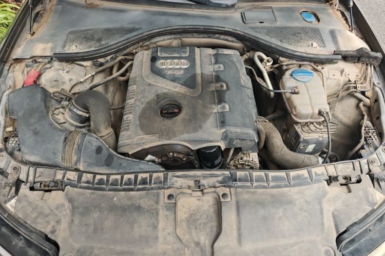 Used Audi A6L 2012 TFSI Standard Model Engine Bay