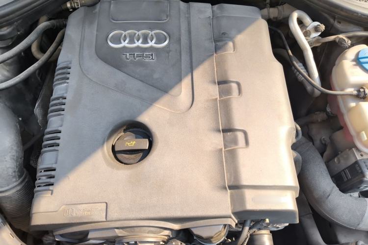 Used Audi A6L 2012 TFSI Standard Model Engine Bay