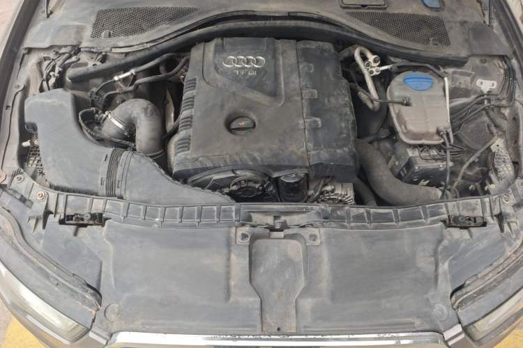 Used Audi A6L 2012 TFSI Standard Model Engine Bay