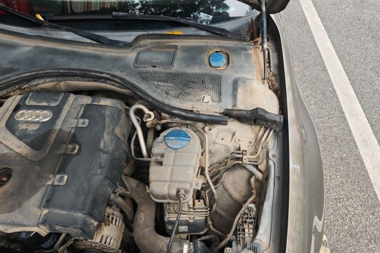 Used Audi A6L 2012 TFSI Standard Model Engine Bay Left