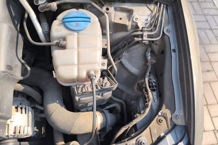 Used Audi A6L 2012 TFSI Standard Model Engine Bay Left