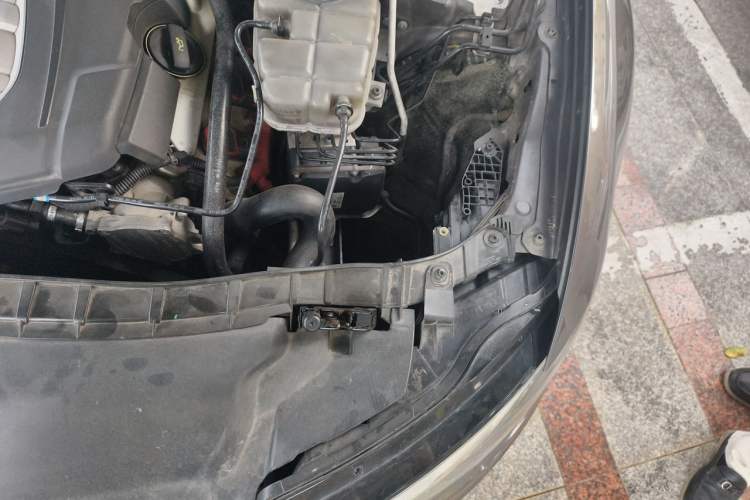 Used Audi A6L 2012 30 FSI Comfort Model Engine Bay Left