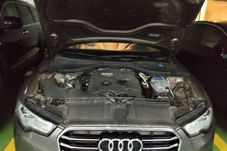 Used Audi A6L 2012 TFSI Standard Model Engine Bay