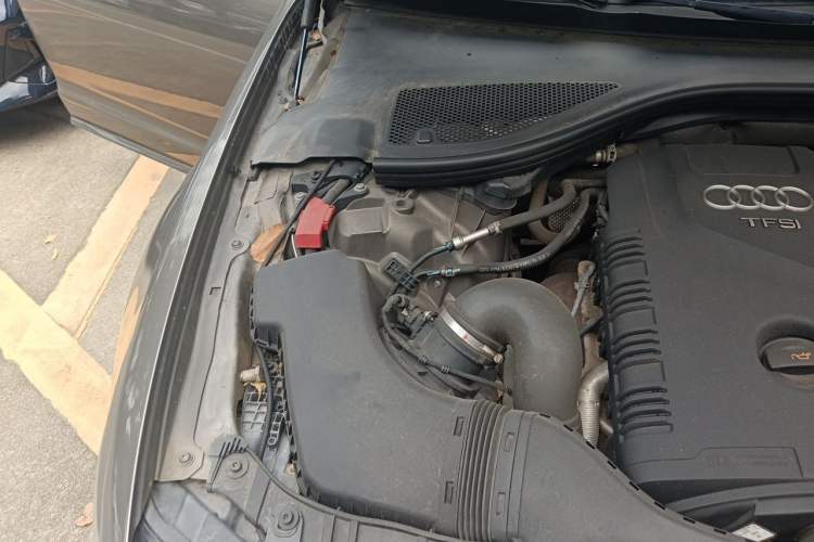 Used Audi A6L 2012 TFSI Standard Model Engine Bay Right