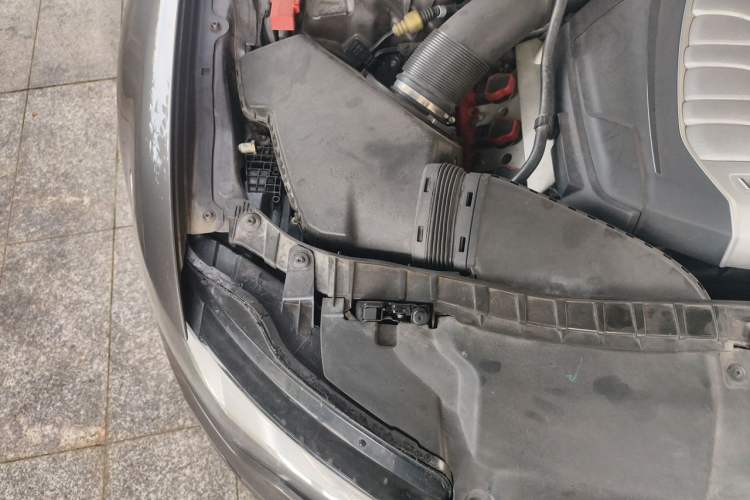 Used Audi A6L 2012 30 FSI Comfort Model Engine Bay Right
