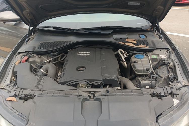 Used Audi A6L 2012 TFSI Standard Model Engine Bay