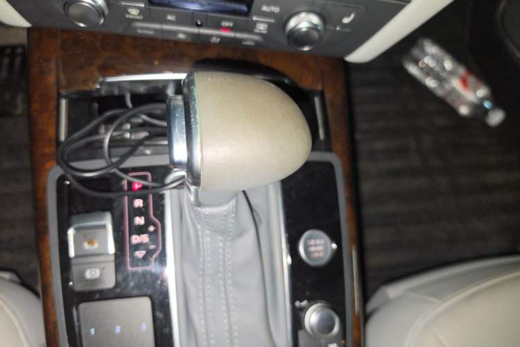 Used Audi A6L 2012 30 FSI Comfort Model Gear Lever