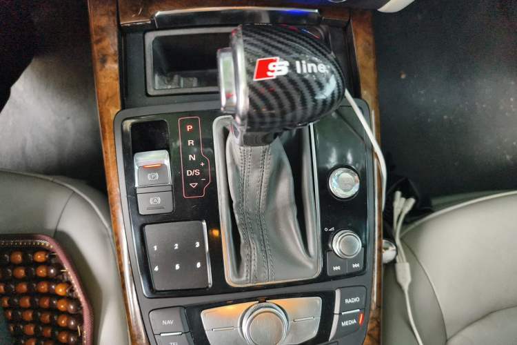 Used Audi A6L 2012 30 FSI Comfort Model Gear Lever