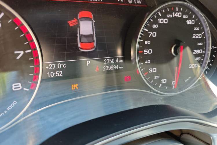 Used Audi A6L 2012 TFSI Standard Model Odometer Close Up