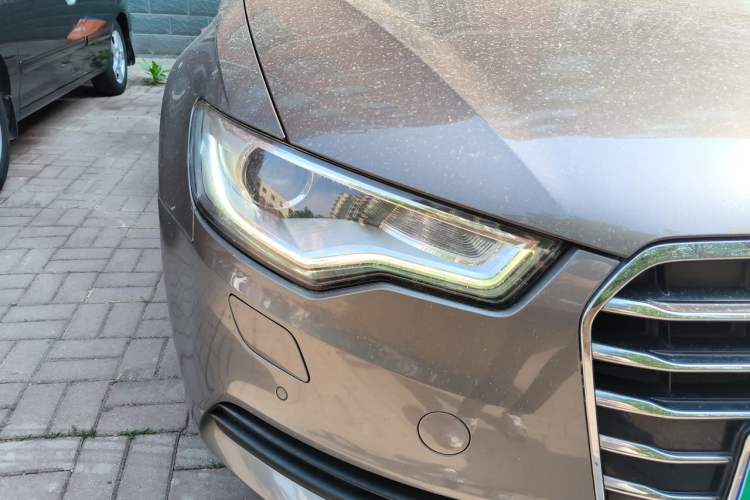 Used Audi A6L 2012 TFSI Standard Model Right Front Headlight