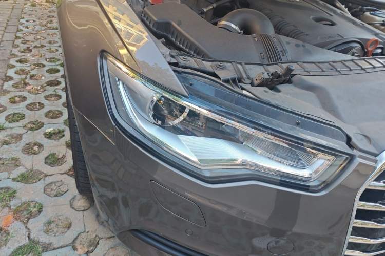 Used Audi A6L 2012 TFSI Standard Model Right Front Headlight