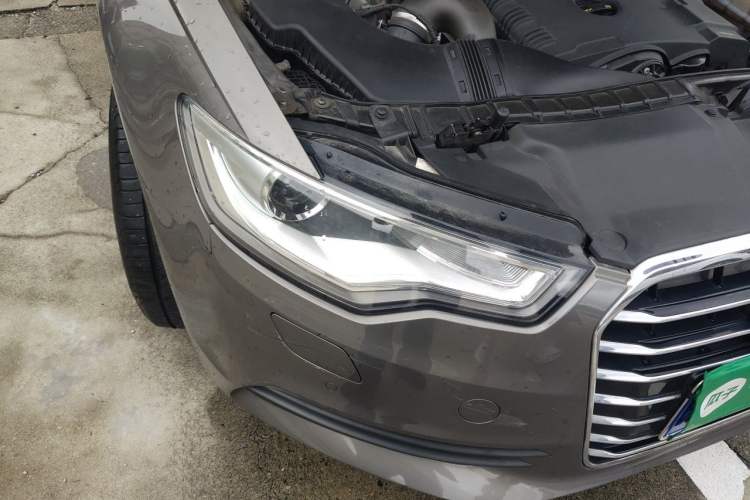 Used Audi A6L 2012 TFSI Standard Model Right Front Headlight