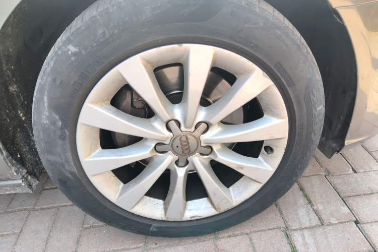 Used Audi A6L 2012 TFSI Standard Model Right Front Wheel Hub