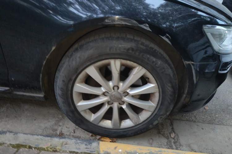 Used Audi A6L 2012 TFSI Standard Model Right Front Wheel Hub