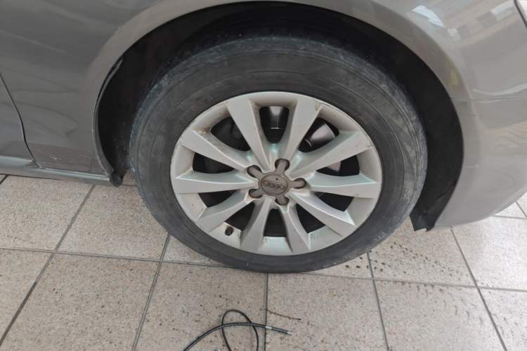 Used Audi A6L 2012 TFSI Standard Model Right Front Wheel Hub