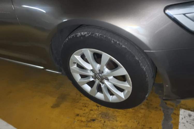 Used Audi A6L 2012 30 FSI Luxury Model Right Front Wheel Hub