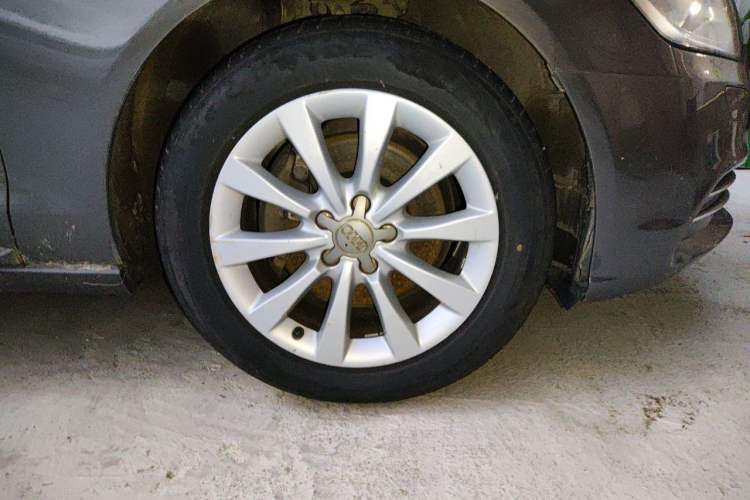 Used Audi A6L 2012 30 FSI Technology Edition Right Front Wheel Hub