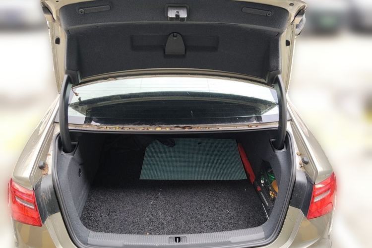 Used Audi A6L 2012 TFSI Standard Model Trunk
