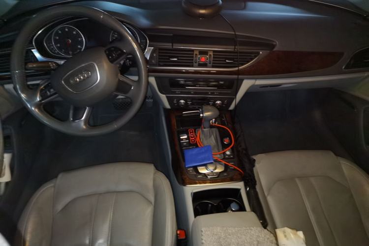 Used Audi A6L 2012 35 FSI Luxury Model Center Console