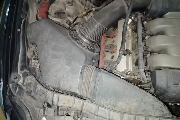 Used Audi A6L 2012 35 FSI Luxury Model Engine Bay Right