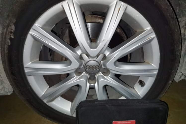 Used Audi A6L 2012 35 FSI Luxury Model Right Front Wheel Hub