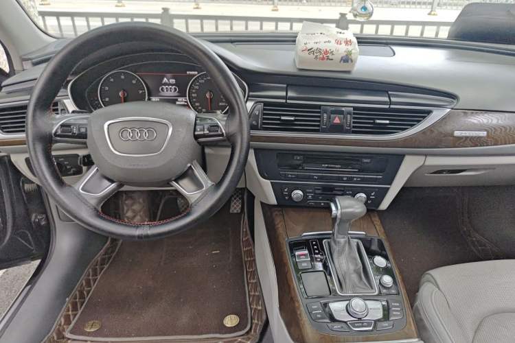 Used Audi A6L 2012 50 TFSI quattro Luxury Model Center Console