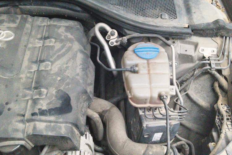 Used Audi A6L 2012 TFSI Standard Model Engine Bay Left