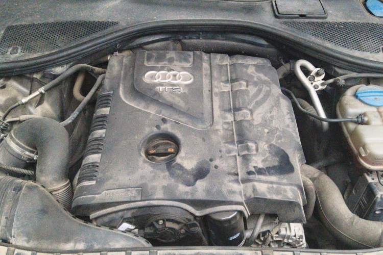 Used Audi A6L 2012 TFSI Standard Model Engine Bay