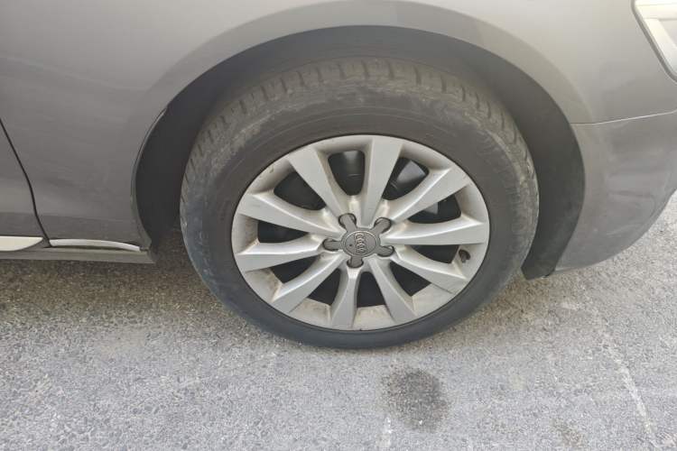 Used Audi A6L 2012 TFSI Standard Model Right Front Wheel Hub