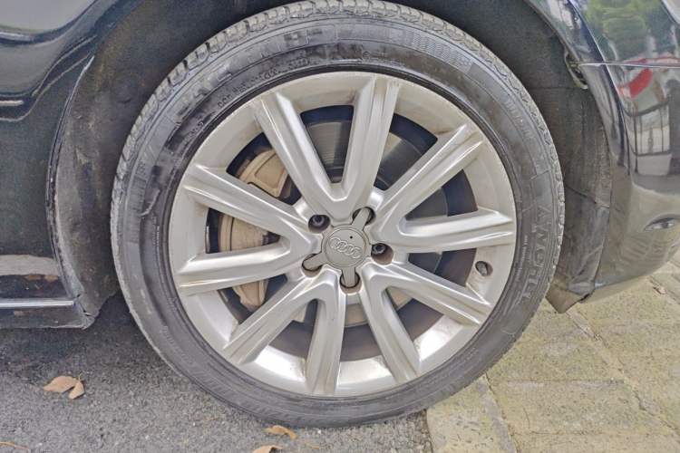 Used Audi A6L 2012 50 TFSI quattro Luxury Model Right Front Wheel Hub