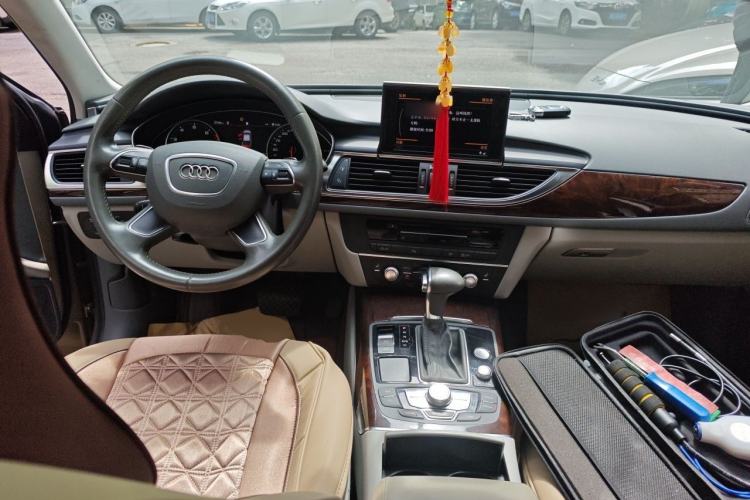 Used Audi A6L 2012 35 FSI Comfort Model Center Console