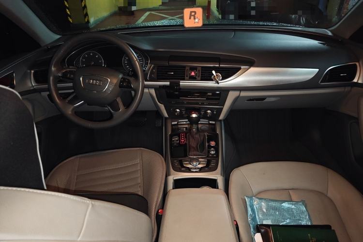 Used Audi A6L 2012 TFSI Comfort Model Center Console