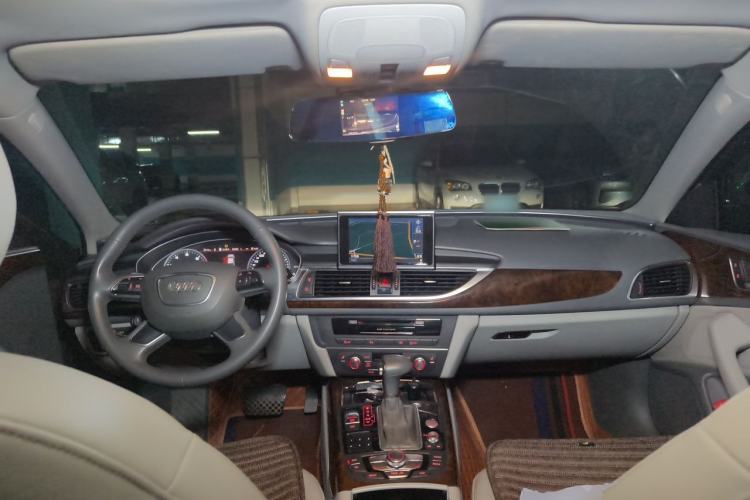 Used Audi A6L 2012 30 FSI Comfort Model Center Console