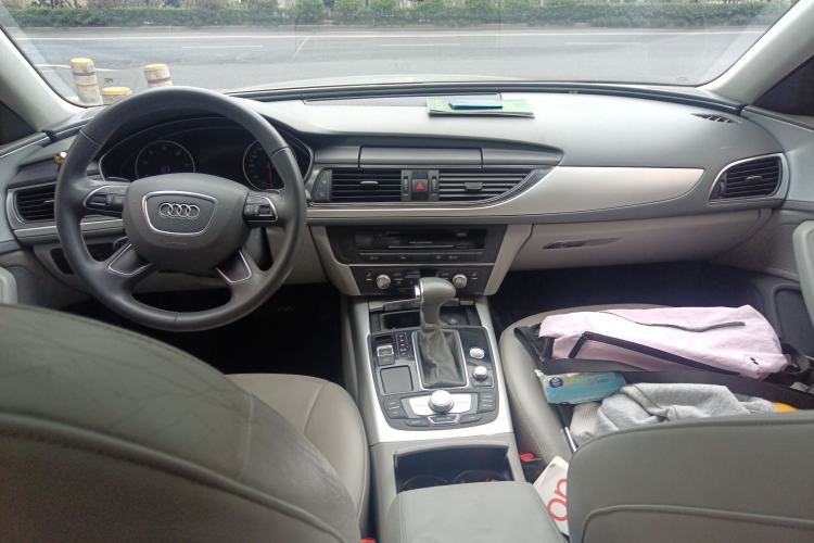 Used Audi A6L 2012 30 FSI Comfort Model Center Console