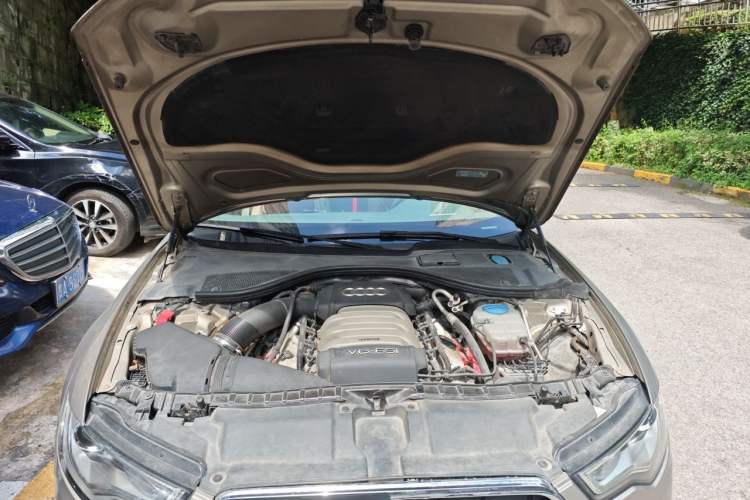 Used Audi A6L 2012 35 FSI Comfort Model Engine Bay