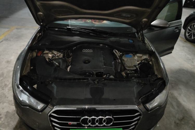 Used Audi A6L 2012 TFSI Standard Model Engine Bay