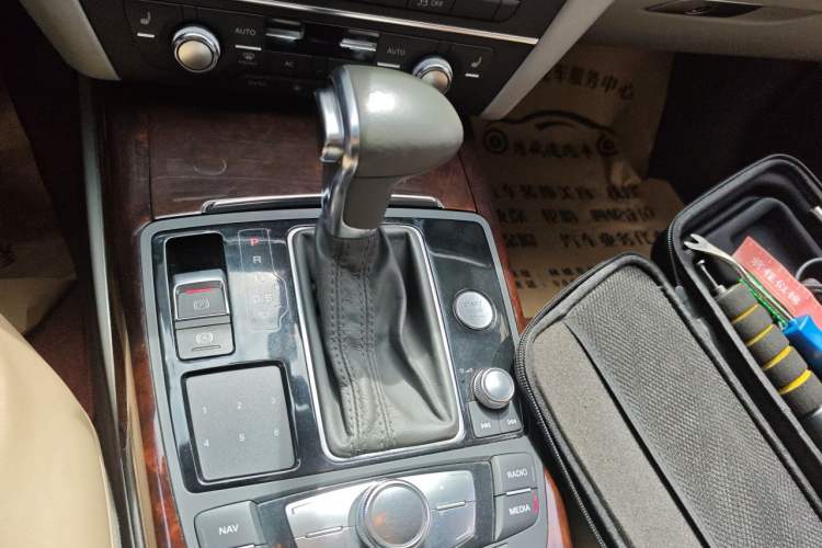 Used Audi A6L 2012 35 FSI Comfort Model Gear Lever